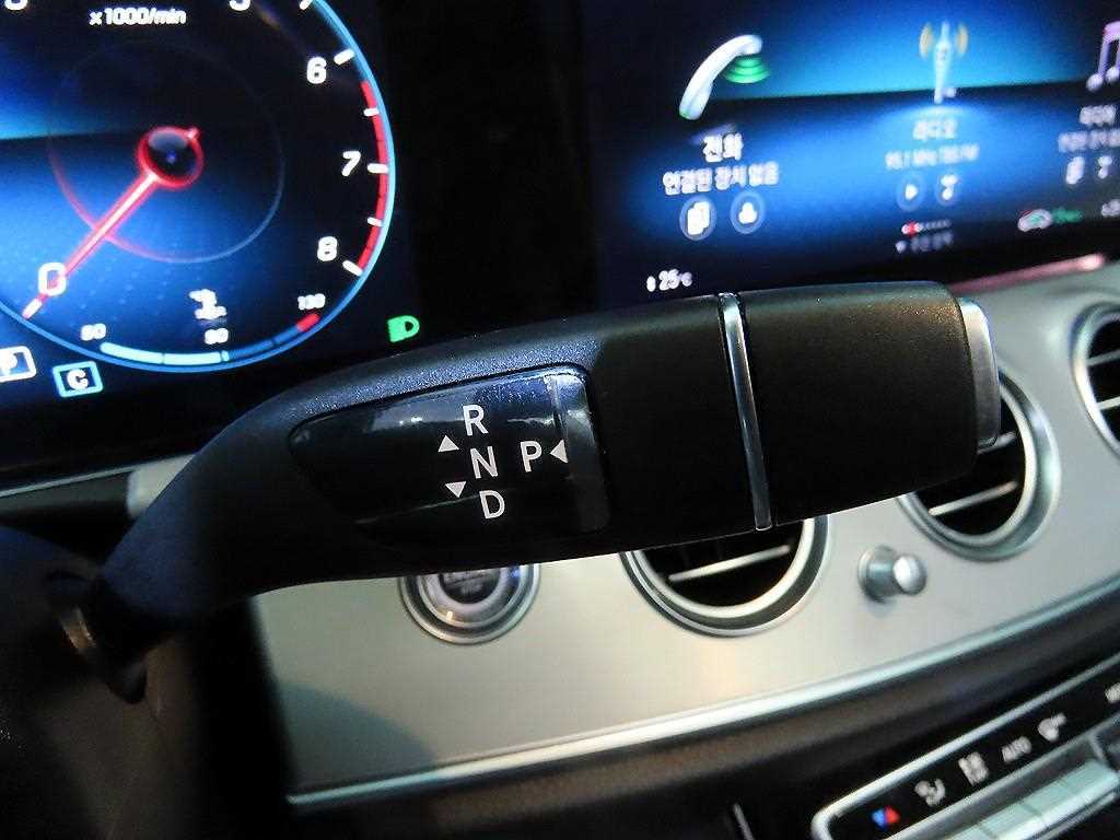 Mercedes Benz E class - Vista 12