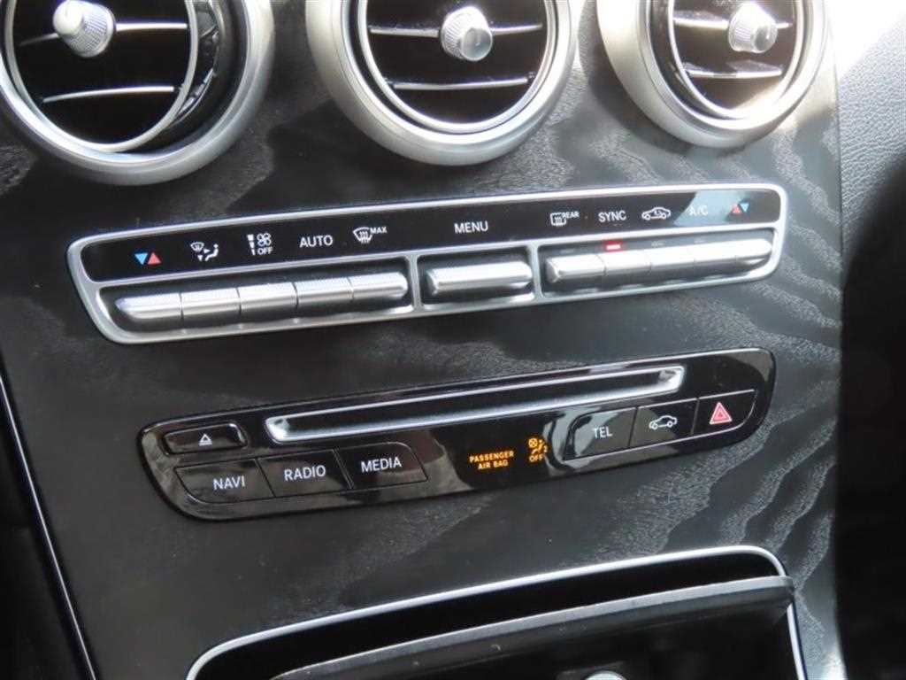 Mercedes Benz GLC Class - Vista 8