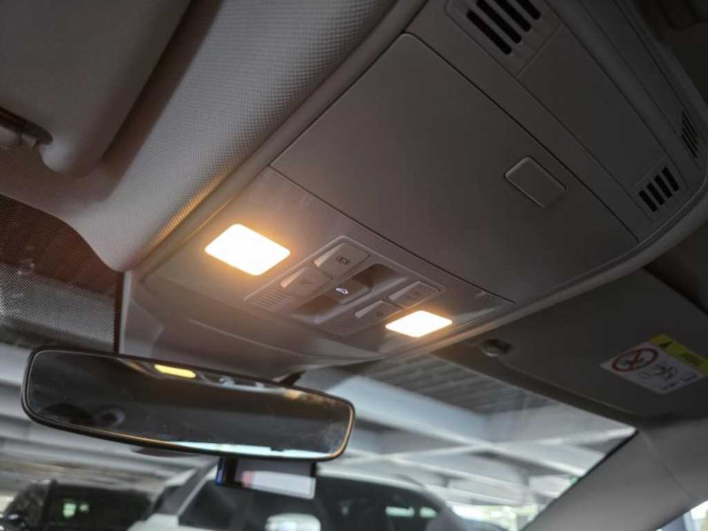 Volkswagen Jetta - Vista 11