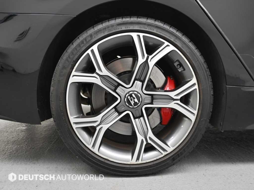 KIA Stinger - Vista 5