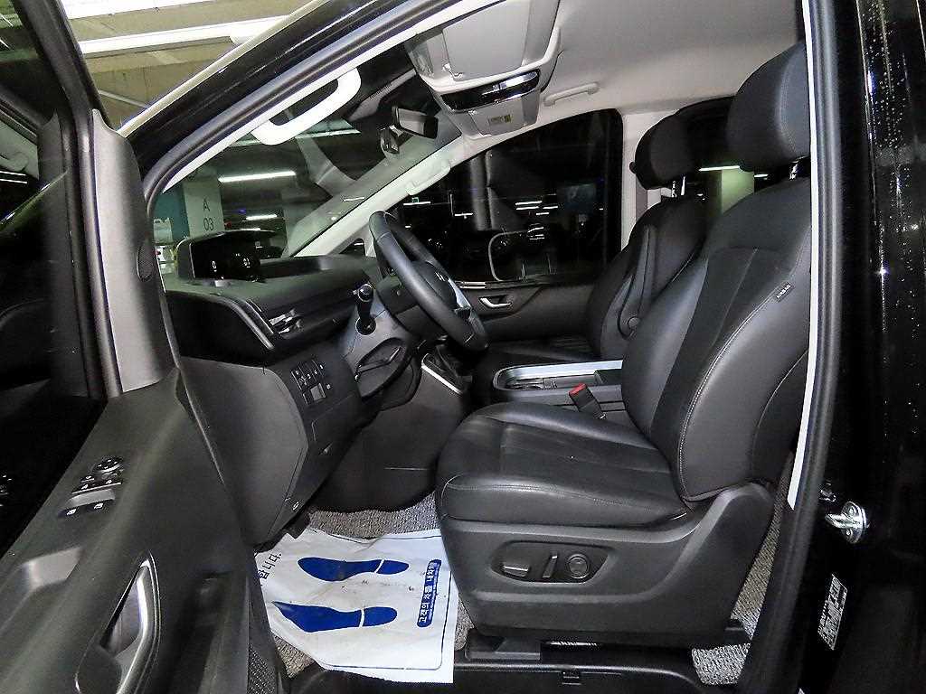 HYUNDAI Staria - Vista 6