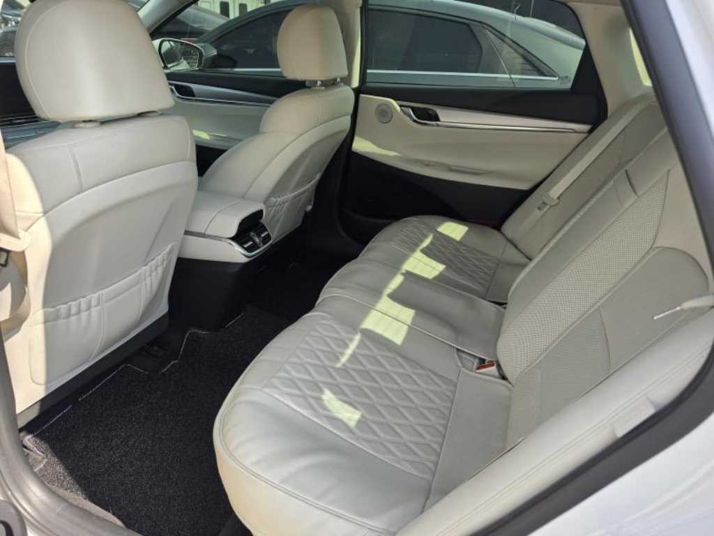 HYUNDAI Grandeur - Vista 6