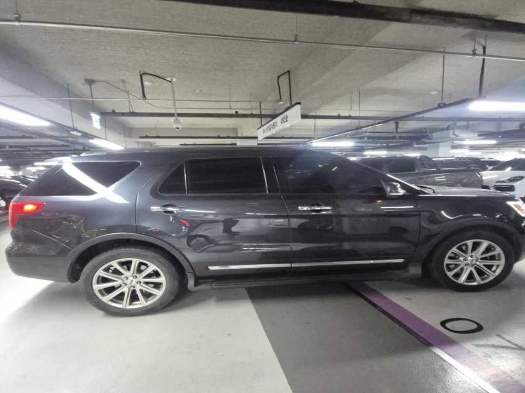 Ford Explorer - Vista 5