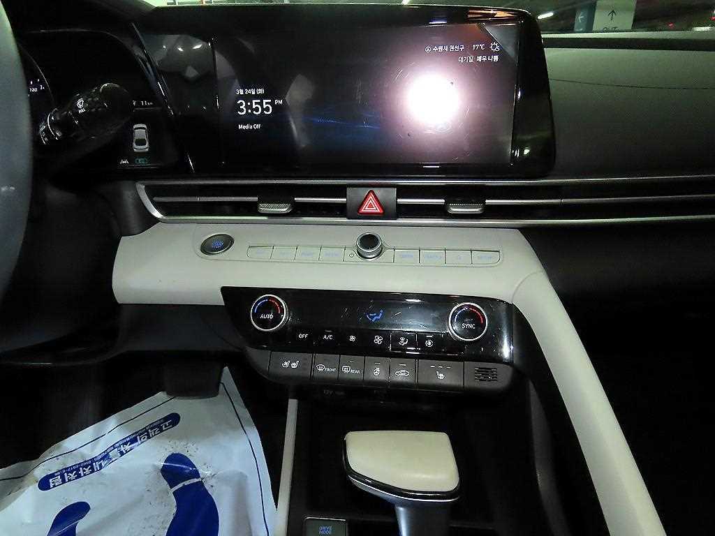 HYUNDAI Avante - Vista 11