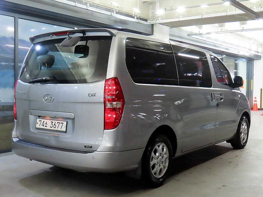 HYUNDAI Starex - Vista 4