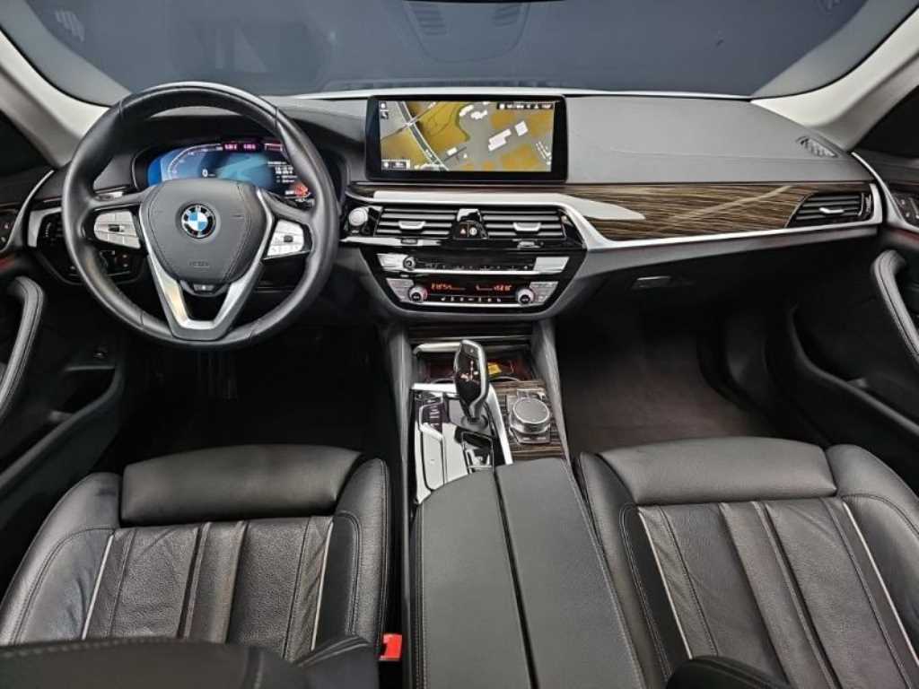 BMW 5 Series - Vista 5
