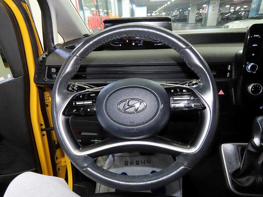 HYUNDAI Staria - Vista 8