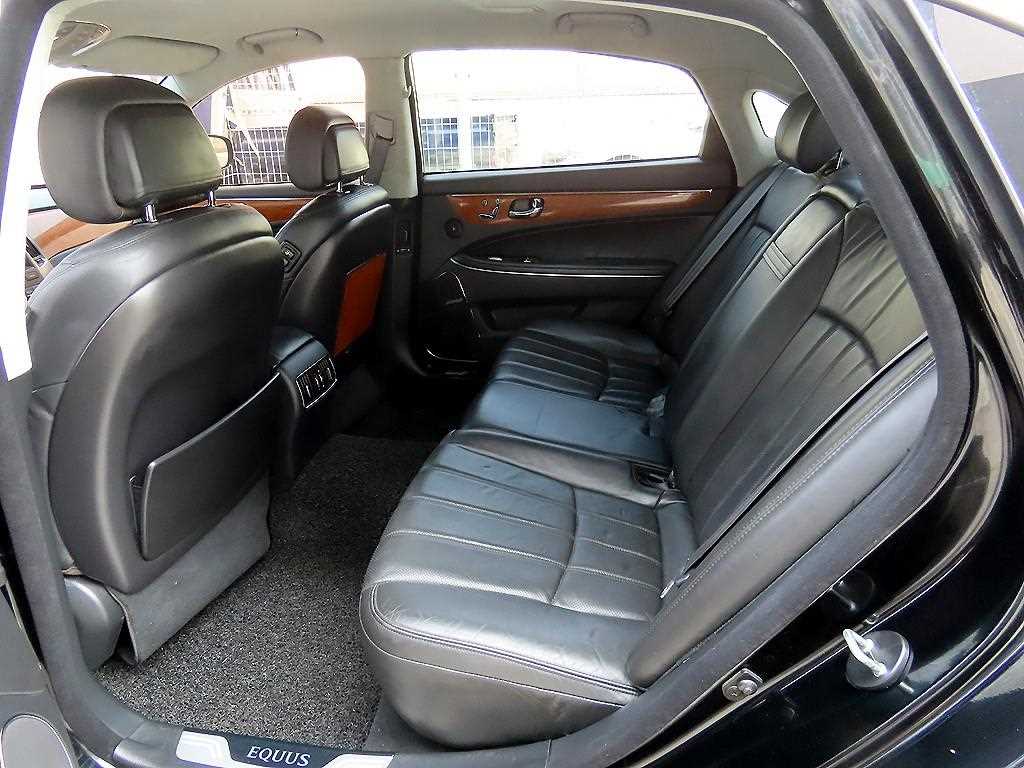 HYUNDAI Equus - Vista 6