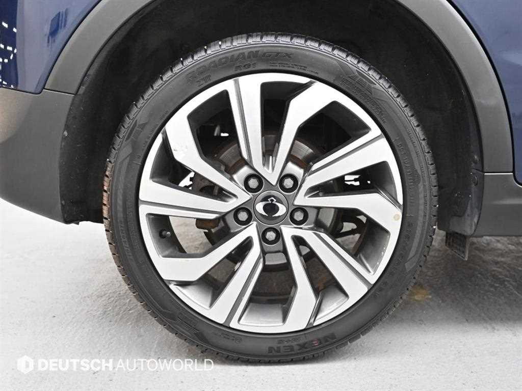 Ssangyong Tivoli - Vista 5