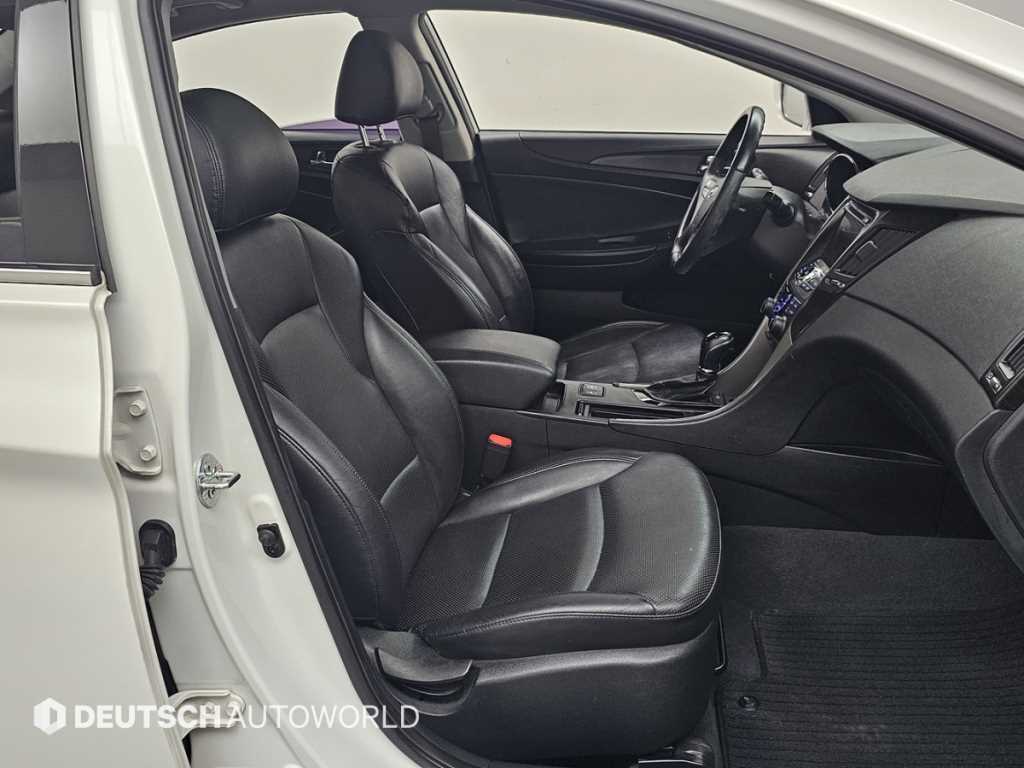 HYUNDAI Sonata - Vista 12