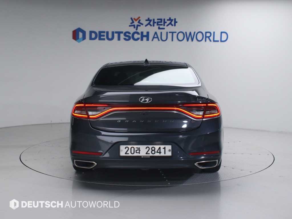 HYUNDAI Grandeur - Vista 4