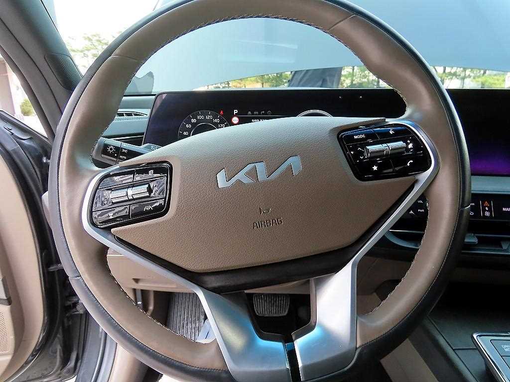 KIA K8 - Vista 8
