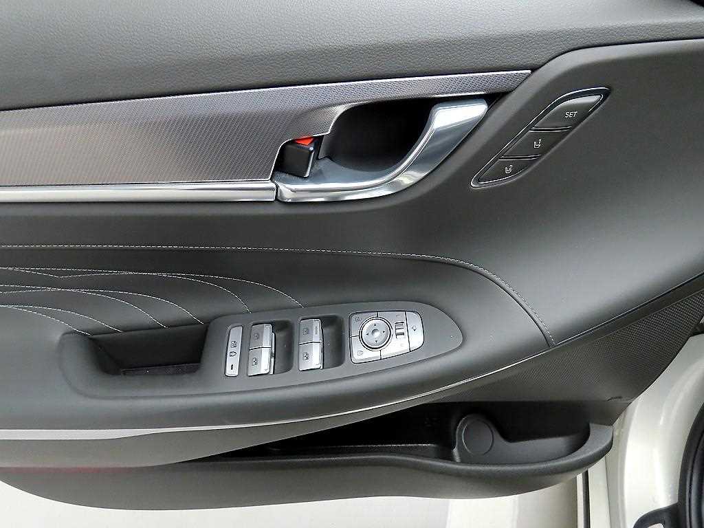 HYUNDAI Grandeur - Vista 11