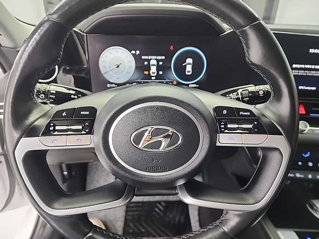 HYUNDAI Avante - Vista 9