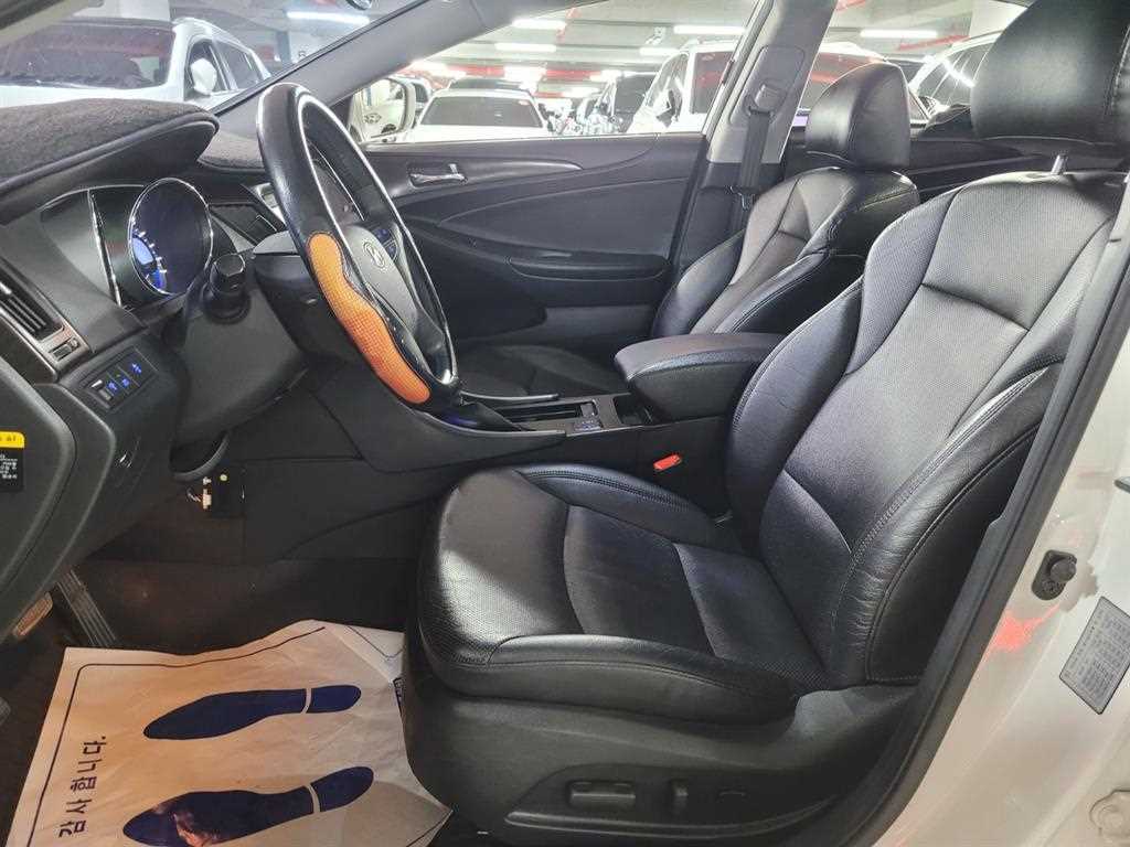 HYUNDAI Sonata - Vista 6