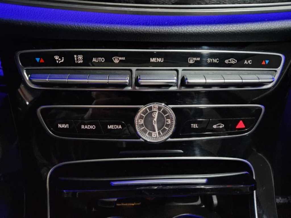 Mercedes Benz E class - Vista 11