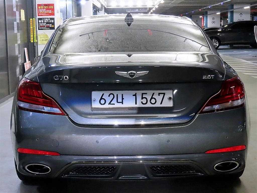 Genesis G70 - Vista 6