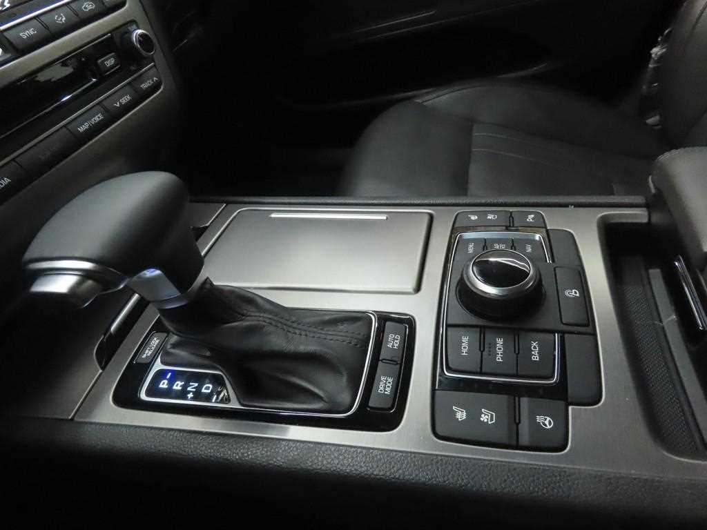 HYUNDAI Genesis - Vista 12