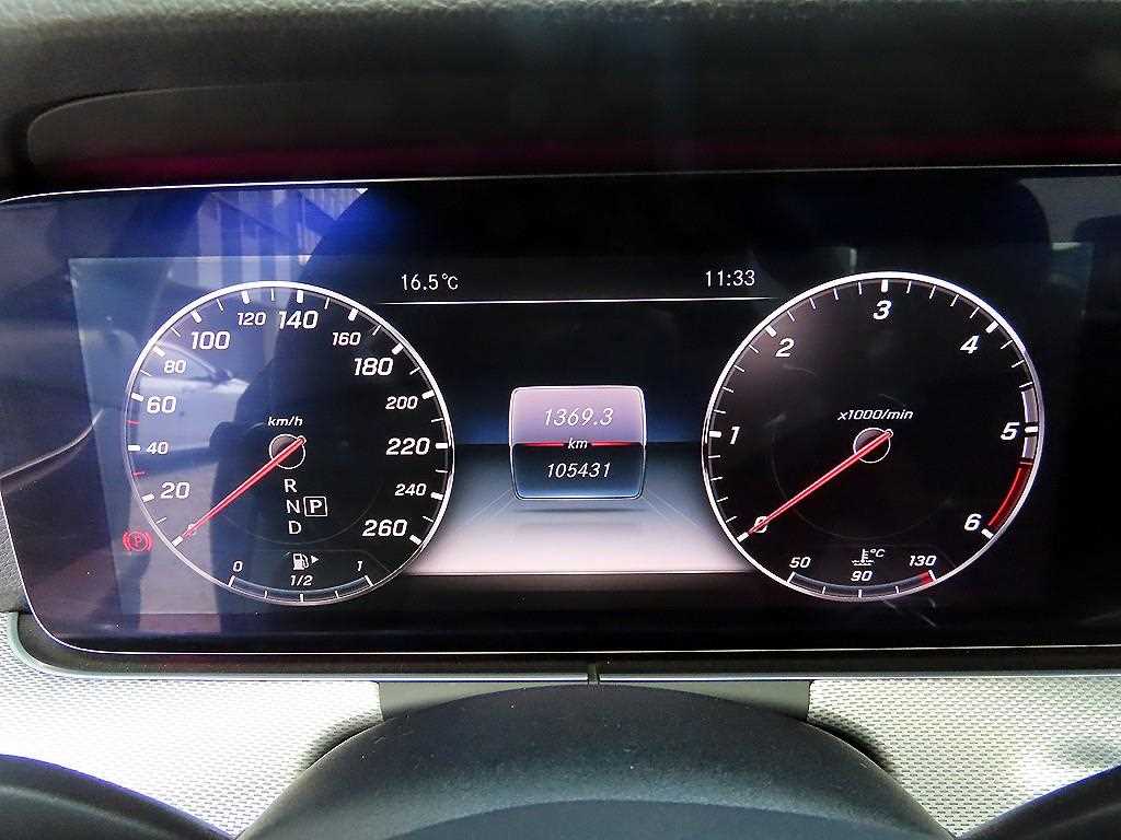 Mercedes Benz E class - Vista 9