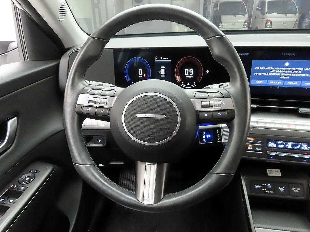 HYUNDAI Kona - Vista 7