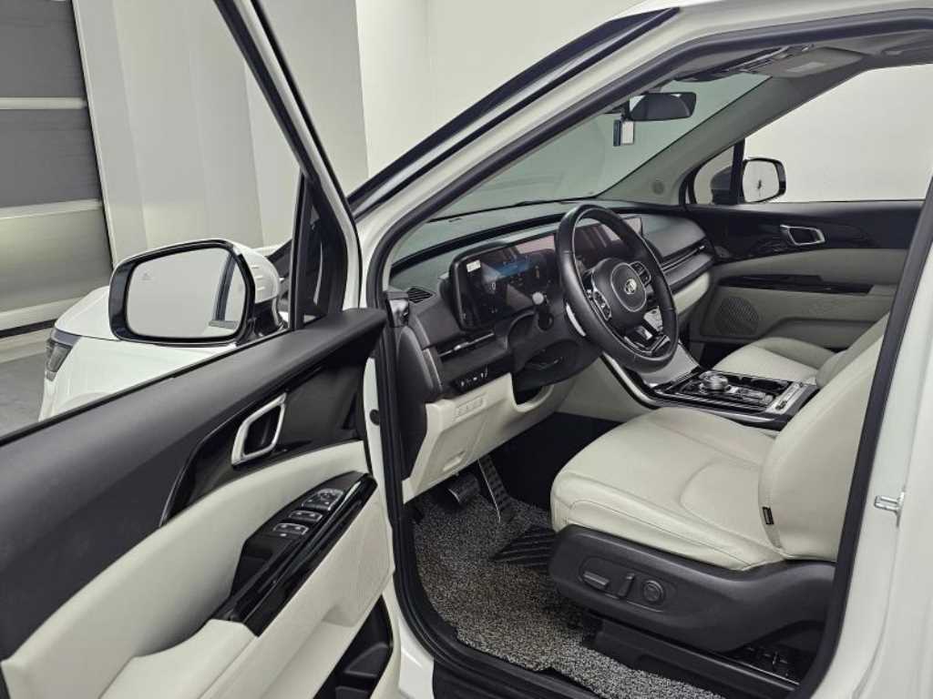 KIA Carnival - Vista 11