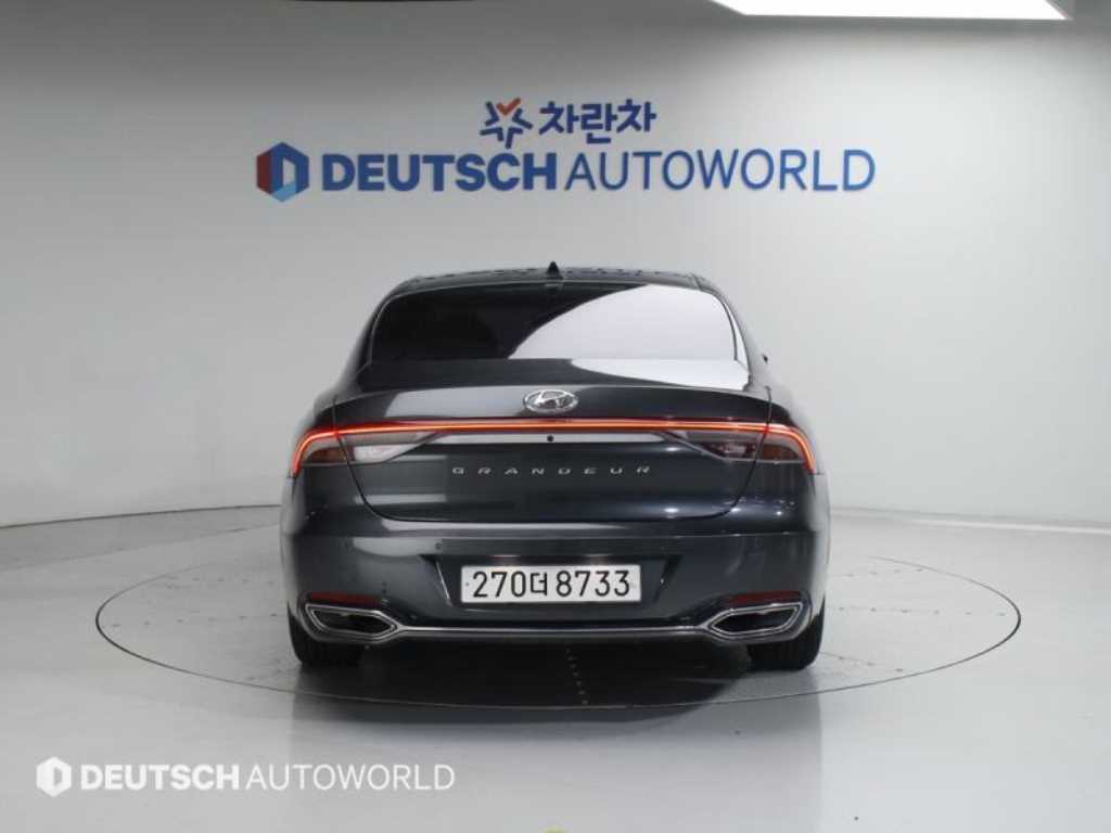 HYUNDAI Grandeur - Vista 5