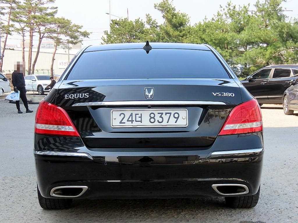 HYUNDAI Equus - Vista 4