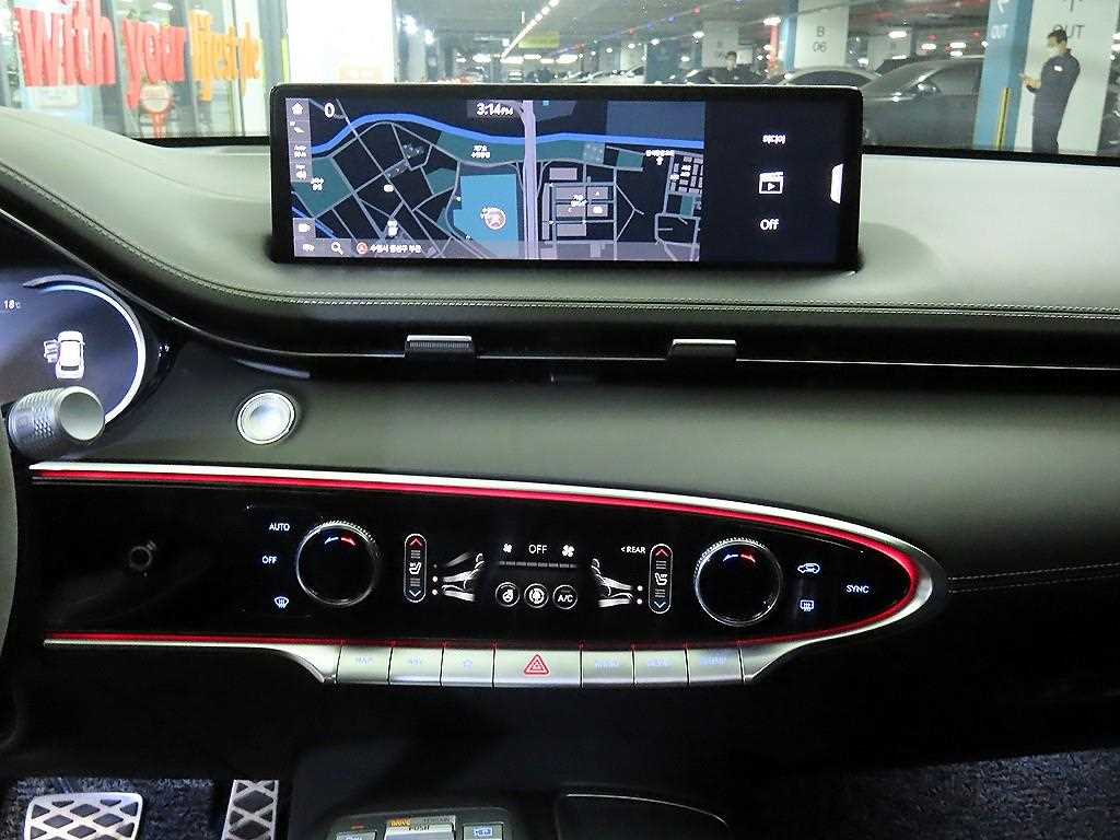 Genesis GV70 - Vista 11