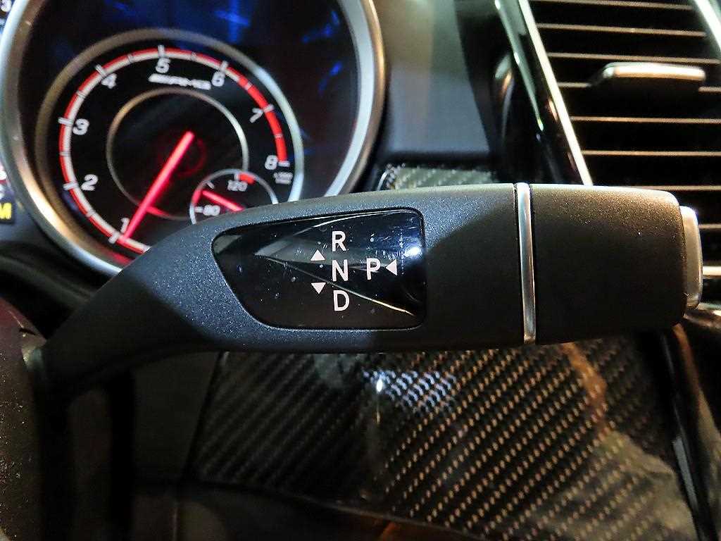 Mercedes Benz GLE Class - Vista 12