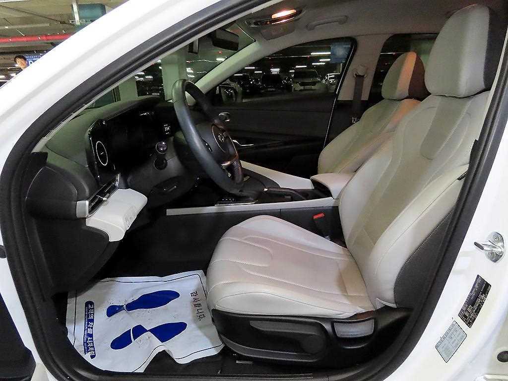 HYUNDAI Avante - Vista 6