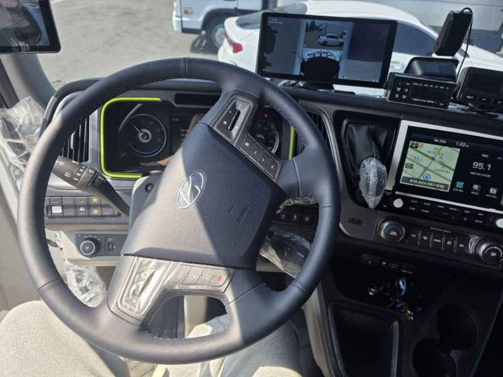 medium and large cargo truck - Vista 12