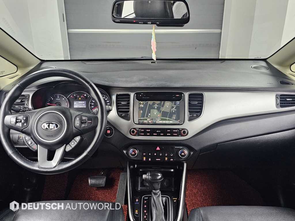 KIA Carens - Vista 7