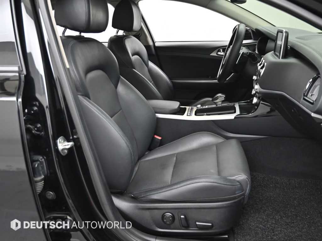 KIA Stinger - Vista 10