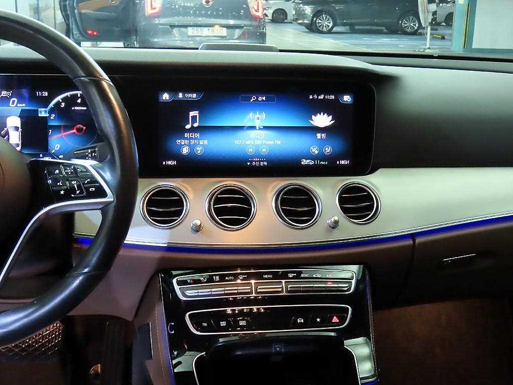 Mercedes Benz E class - Vista 11