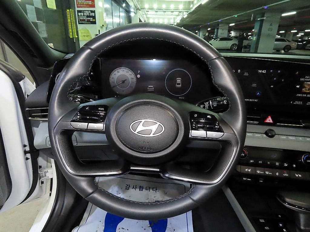 HYUNDAI Avante - Vista 8