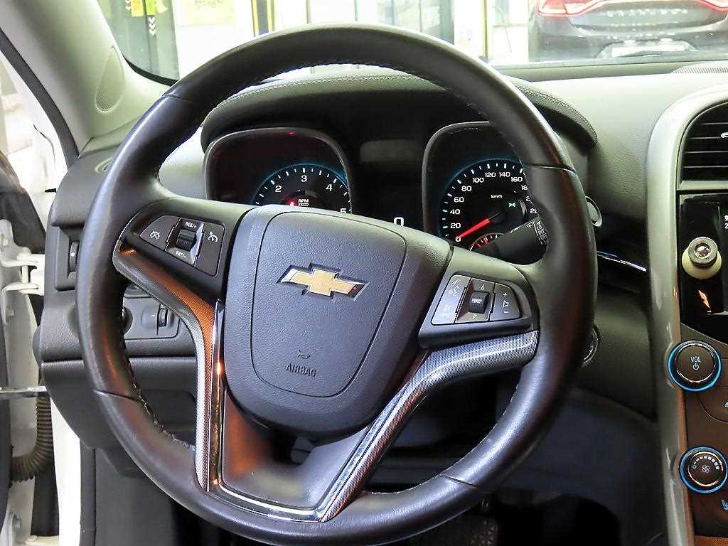 Chevrolet Malibu - Vista 8