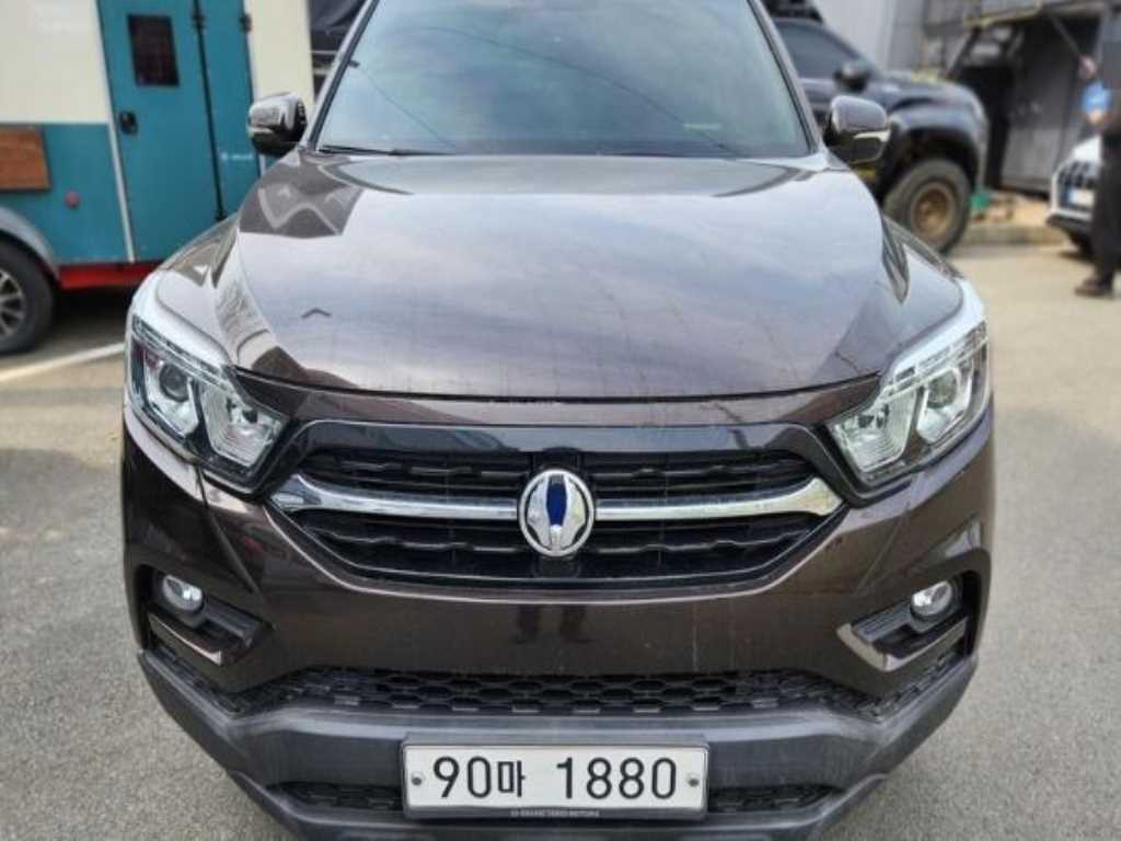 Ssangyong Rexton 2018 Café - Importación desde Corea - HF Imports Iquique - Foto 1