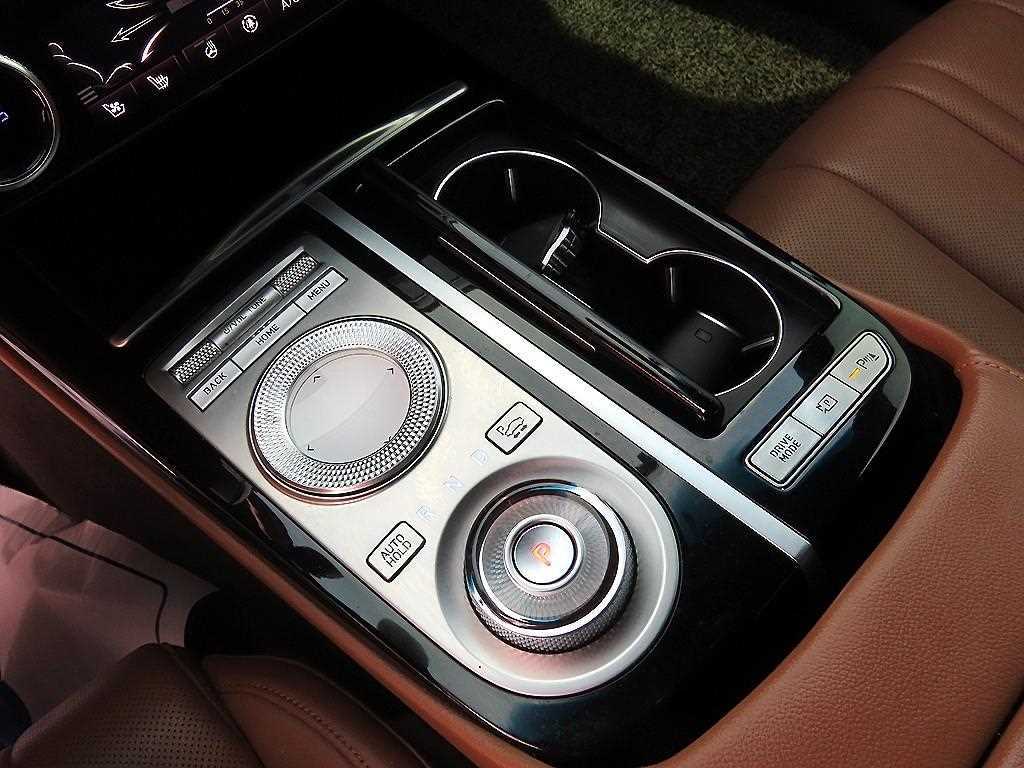 Genesis G80 - Vista 10