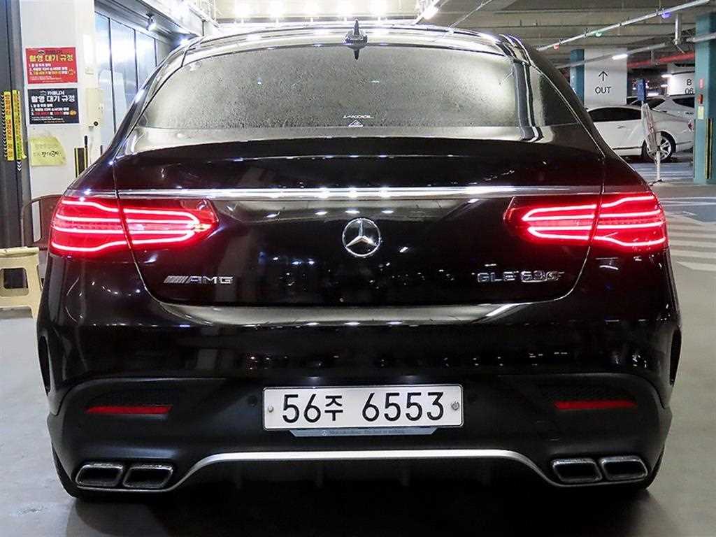 Mercedes Benz GLE Class - Vista 5