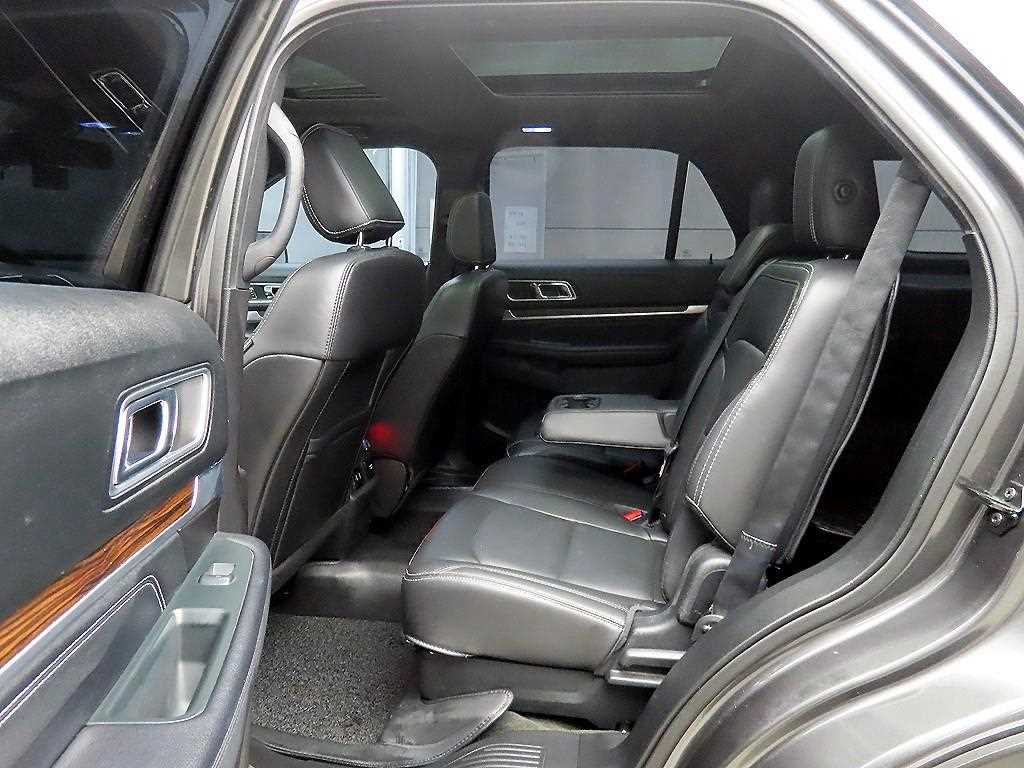 Ford Explorer - Vista 6