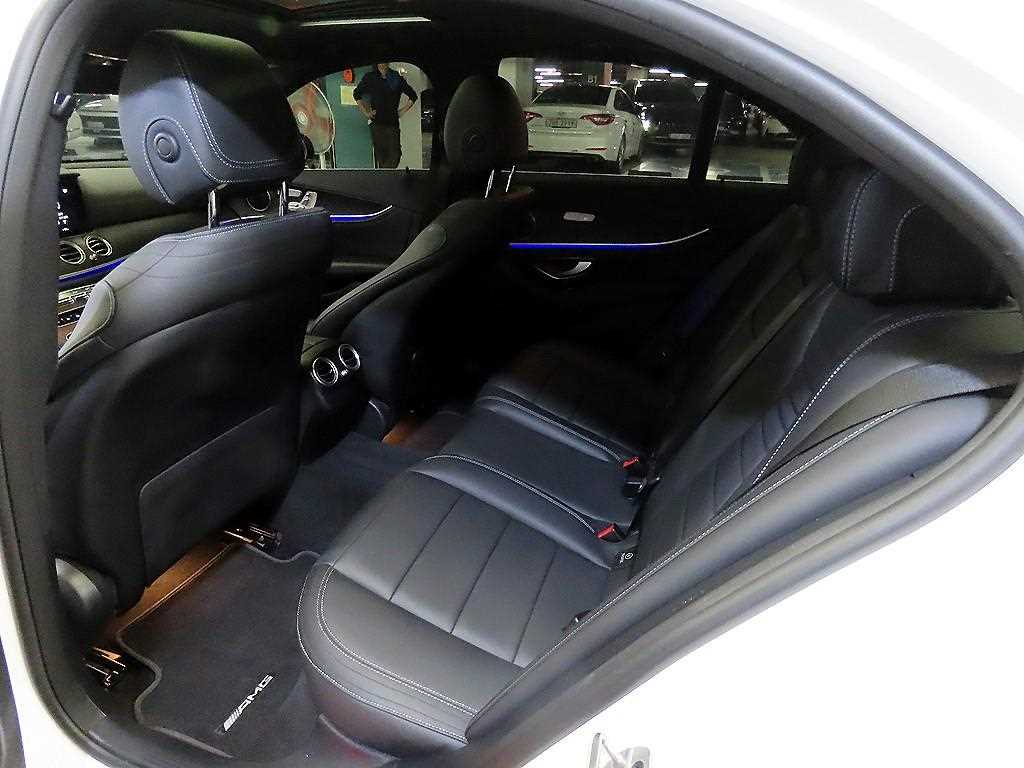 Mercedes Benz E class - Vista 7