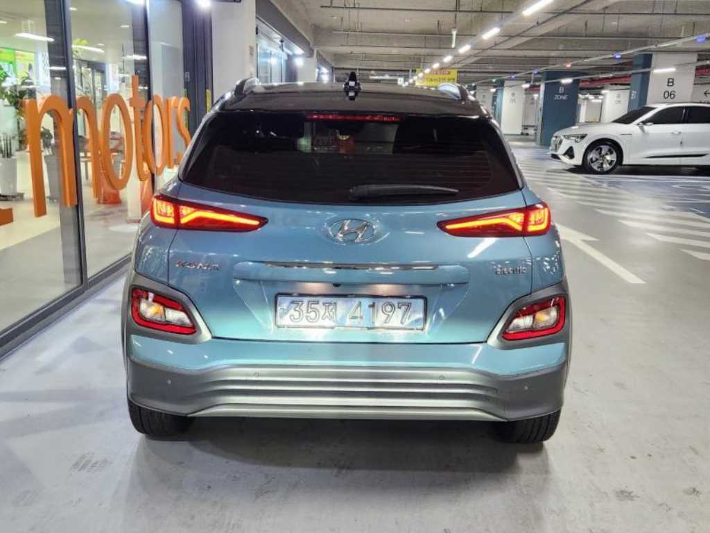 HYUNDAI Kona - Vista 5