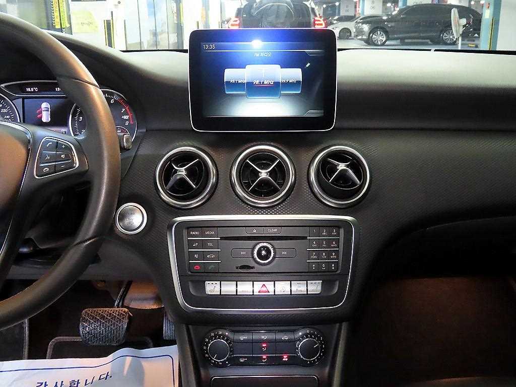 Mercedes Benz A Class - Vista 11