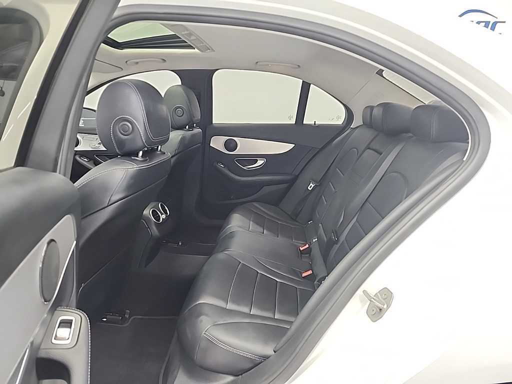 Mercedes Benz C Class - Vista 12