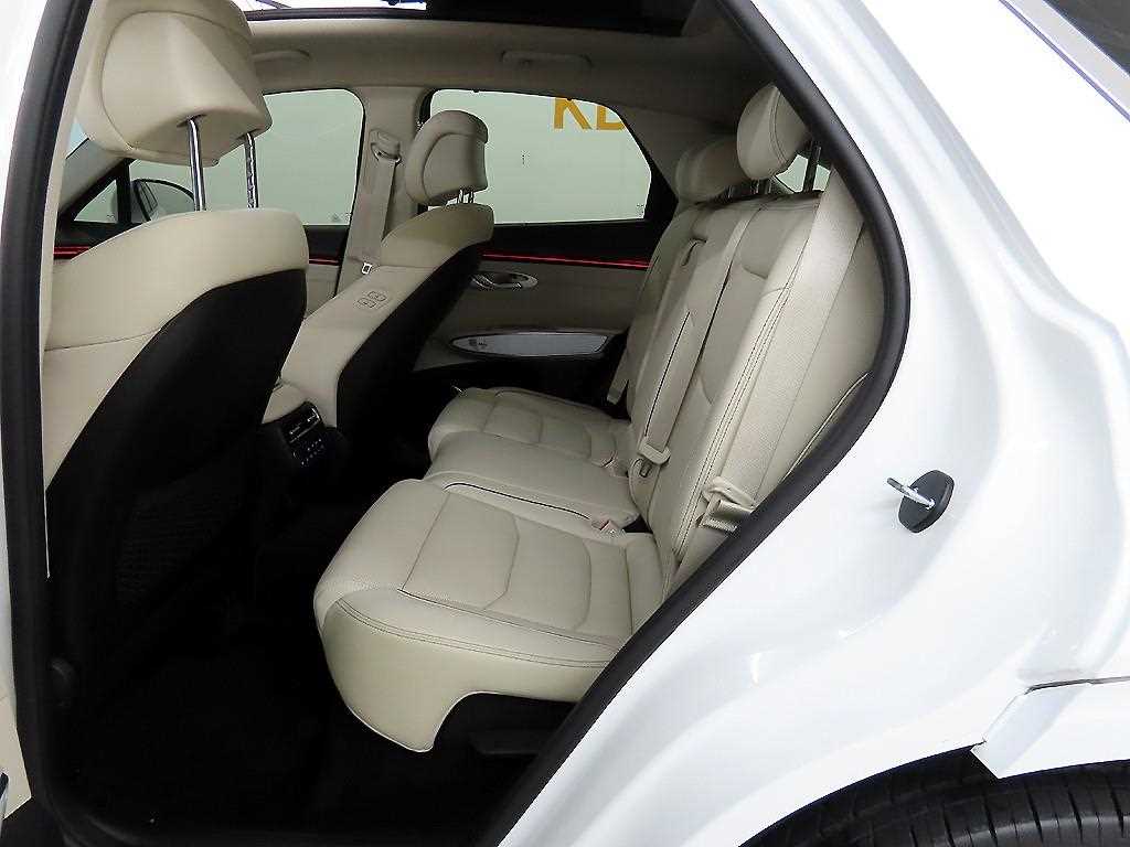 Genesis GV70 - Vista 6