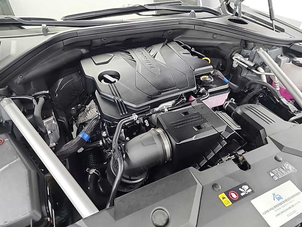 Genesis GV70 - Vista 5