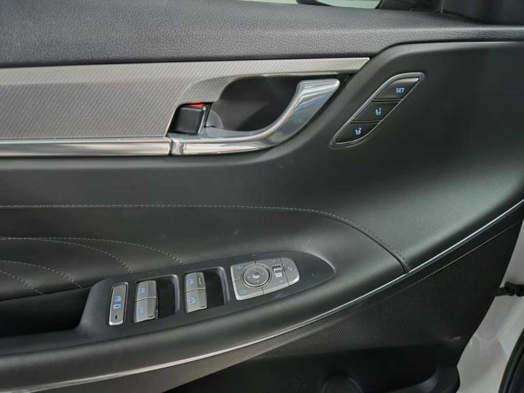 HYUNDAI Grandeur - Vista 12