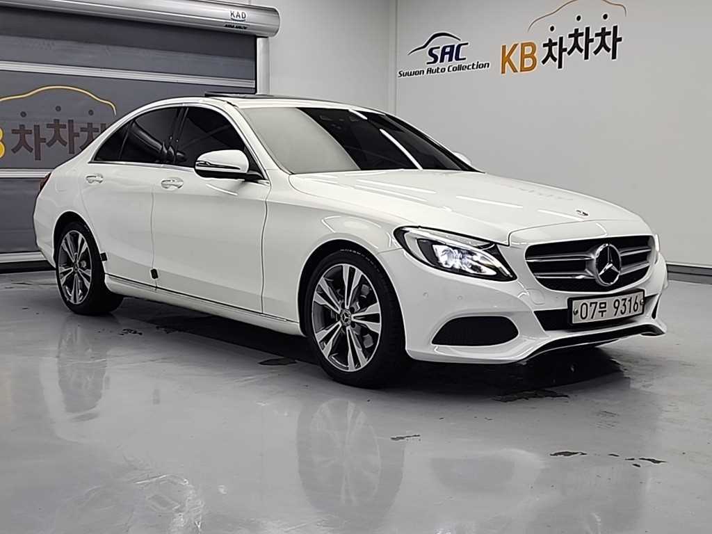 Mercedes Benz C Class - Vista 4