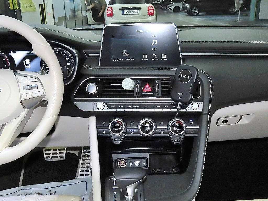 Genesis G70 - Vista 11