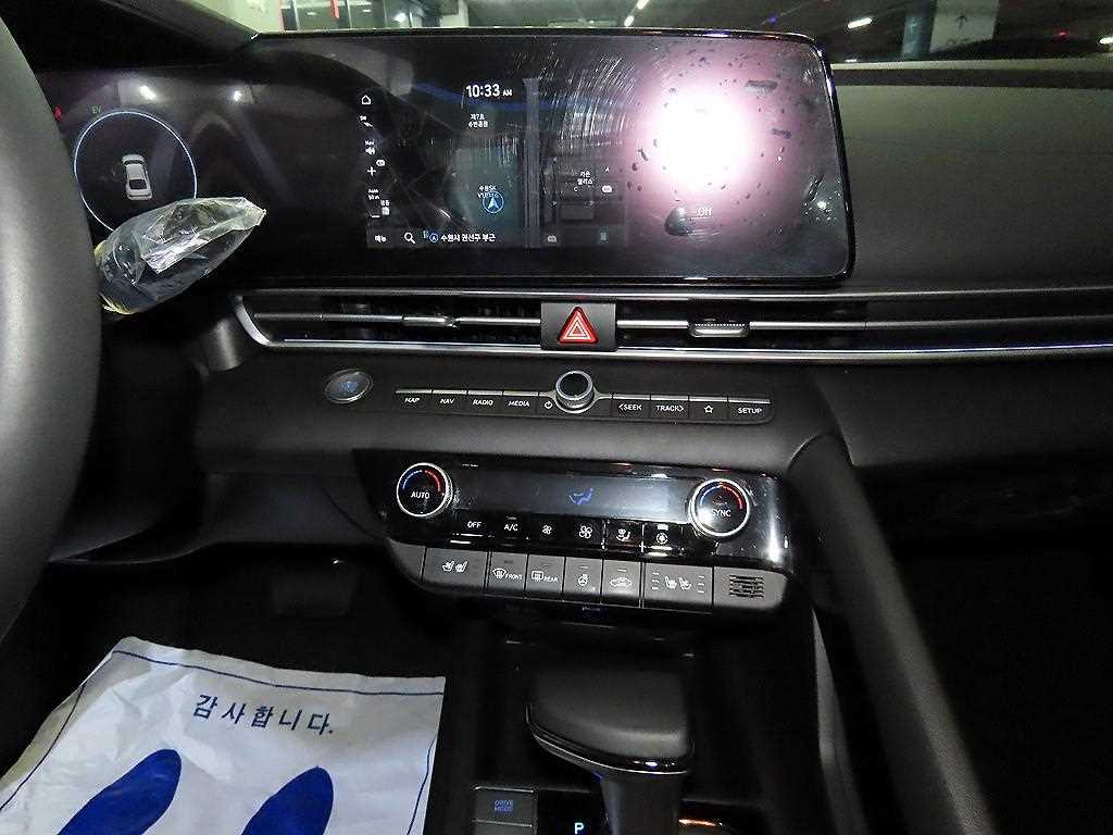 HYUNDAI Avante - Vista 11